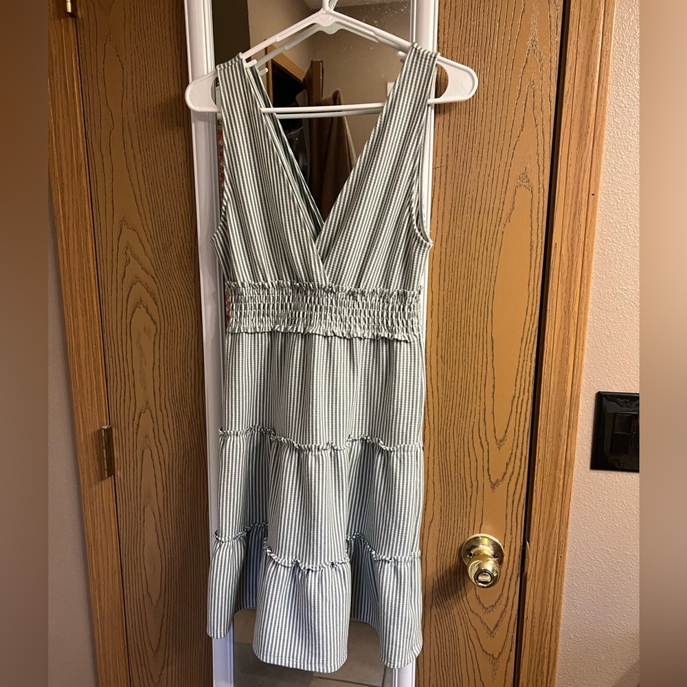 American Eagle flowy dress size XS - NWT